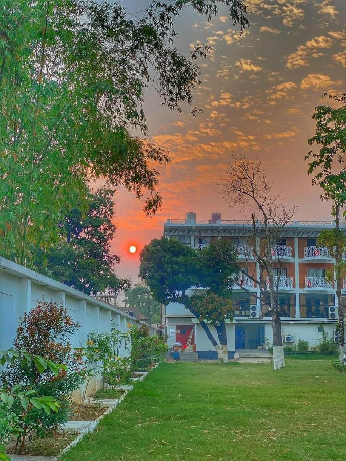 Shada Pathor Hotel & Resort Companiganj 外观 照片